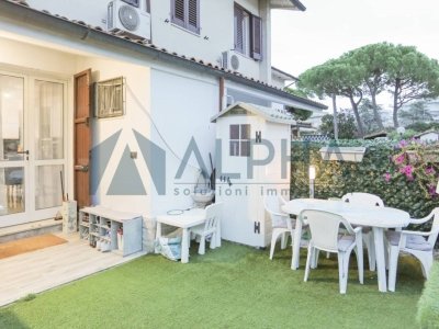 casa indipendente in vendita a Ravenna in zona Lido Adriano