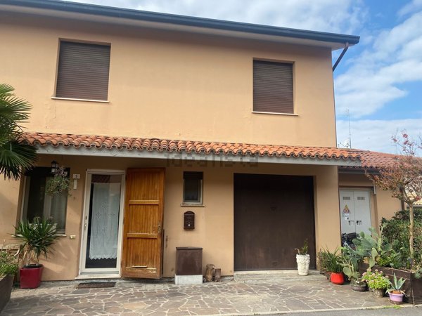 casa indipendente in vendita a Ravenna in zona Porto Corsini