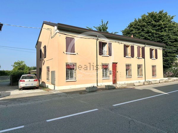 casa indipendente in vendita a Ravenna in zona Sant'Alberto