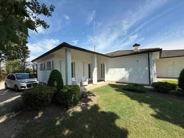 casa indipendente in vendita a Ravenna in zona Camerlona