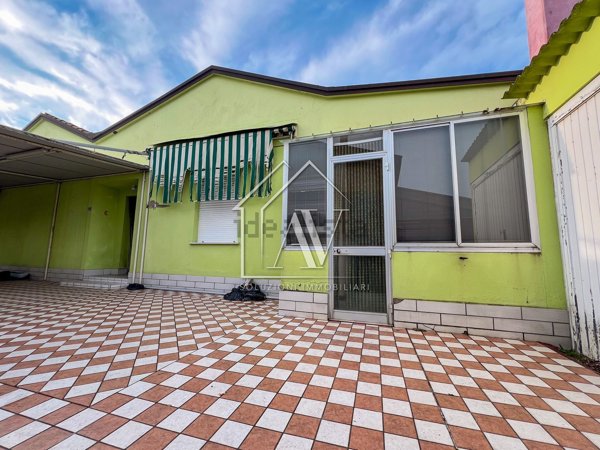 casa indipendente in vendita a Ravenna in zona Savarna / Conventello