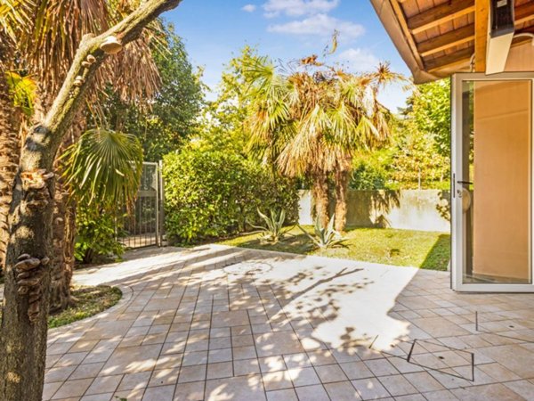 casa indipendente in vendita a Ravenna