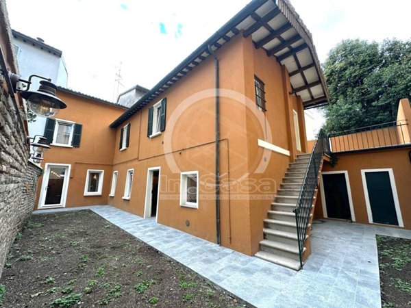 casa indipendente in vendita a Ravenna in zona Centro Storico
