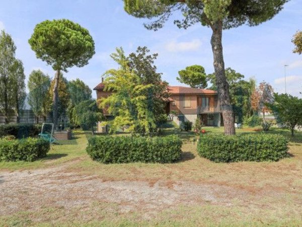 casa indipendente in vendita a Ravenna in zona Madonna dell'Albero