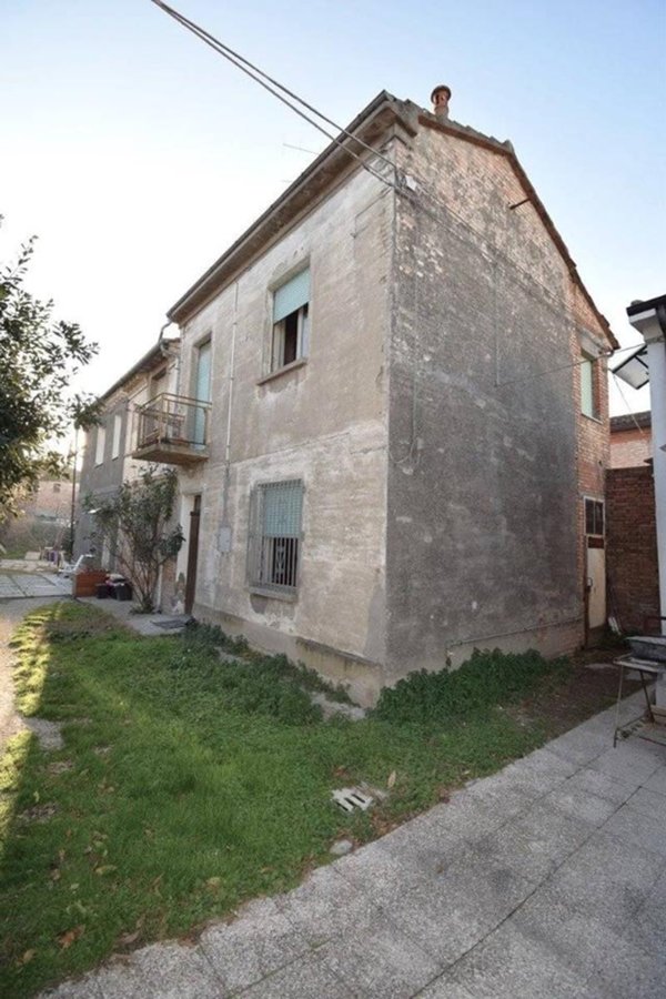 casa indipendente in vendita a Ravenna in zona Ragone