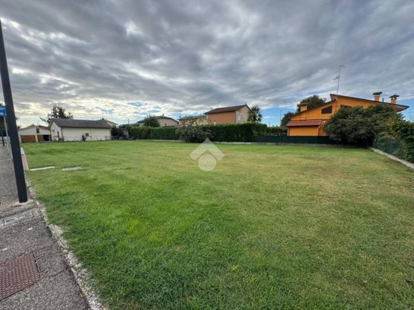 terreno agricolo in vendita a Ravenna in zona Savarna / Conventello