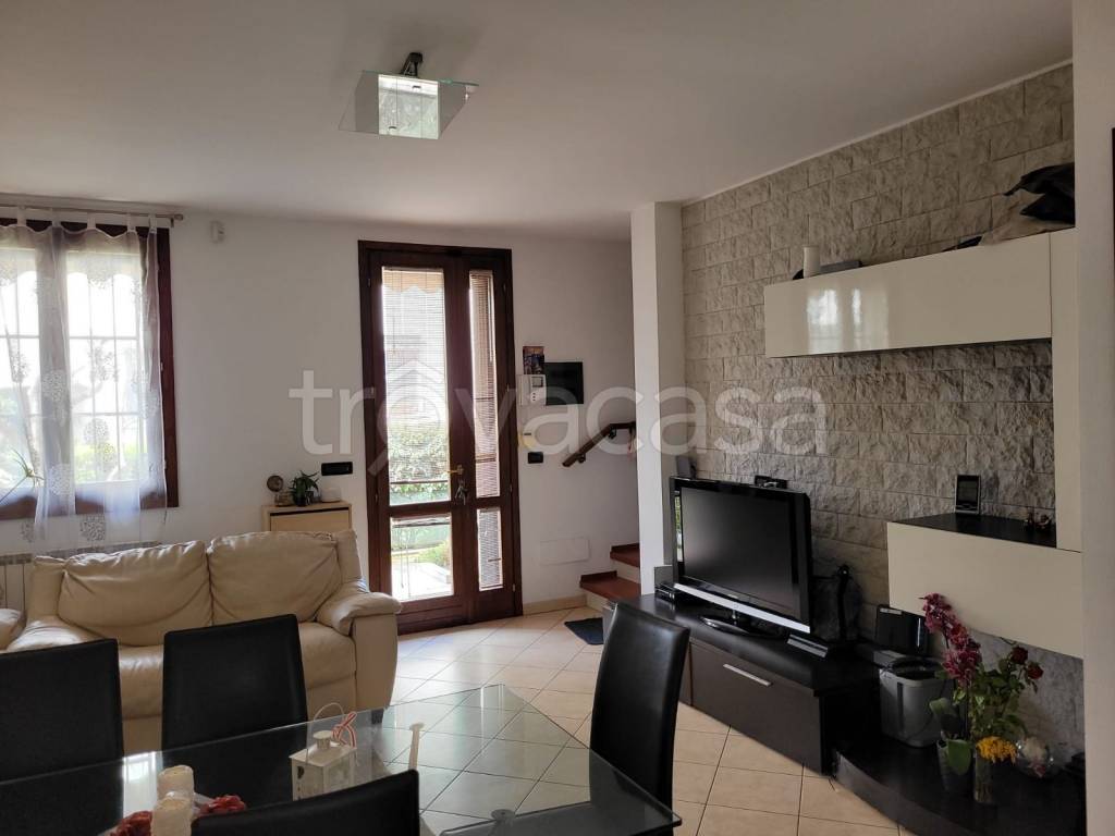 casa indipendente in vendita a Ravenna