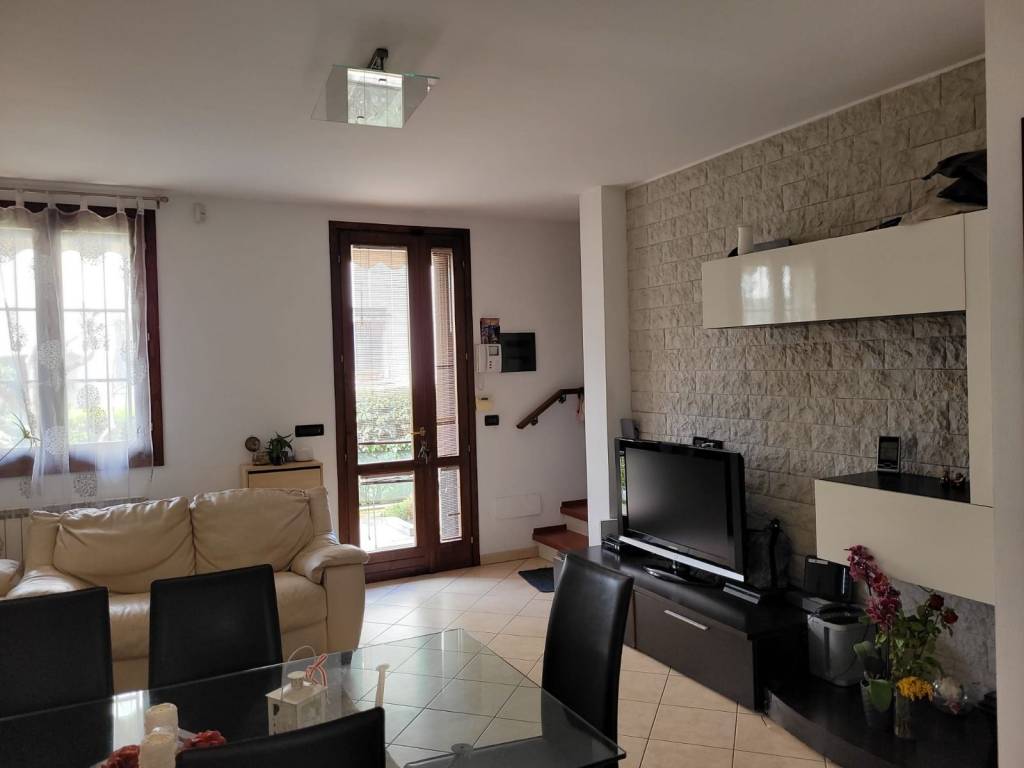 casa indipendente in vendita a Ravenna