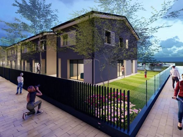 casa indipendente in vendita a Ravenna in zona Classe