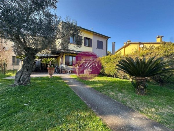 casa indipendente in vendita a Ravenna in zona Sant'Alberto