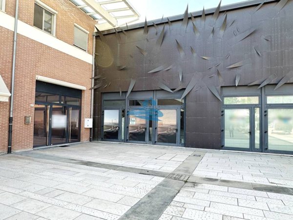 negozio in vendita a Ravenna