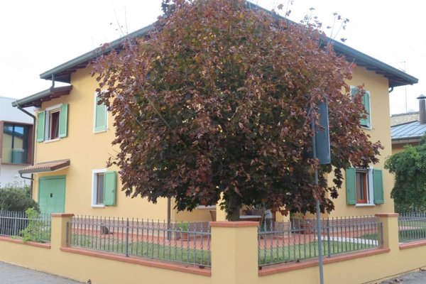 casa indipendente in vendita a Ravenna in zona Madonna dell'Albero
