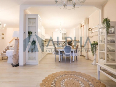 casa indipendente in vendita a Ravenna in zona Lido Adriano