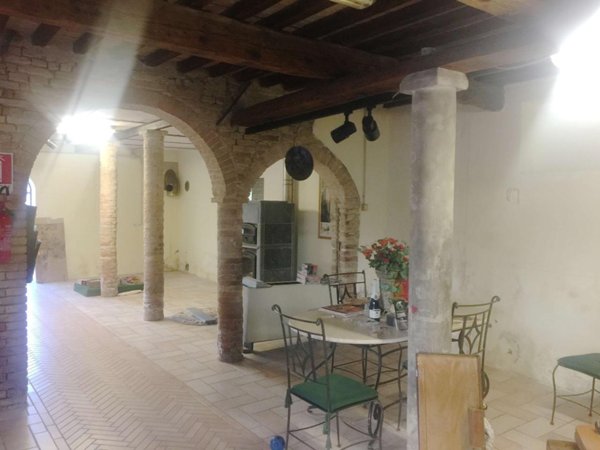 casa indipendente in vendita a Ravenna in zona Centro Storico