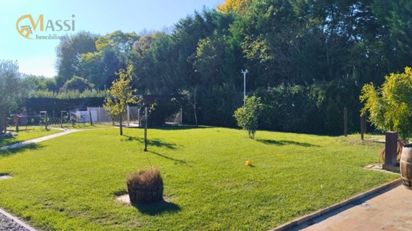 casa indipendente in vendita a Ravenna in zona Savarna / Conventello