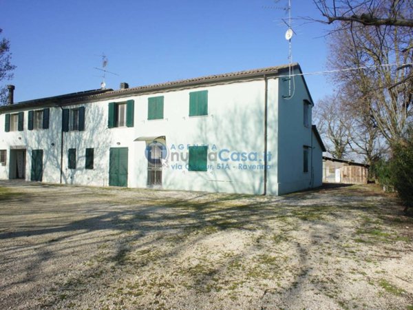 casa semindipendente in vendita a Ravenna in zona Ammonite