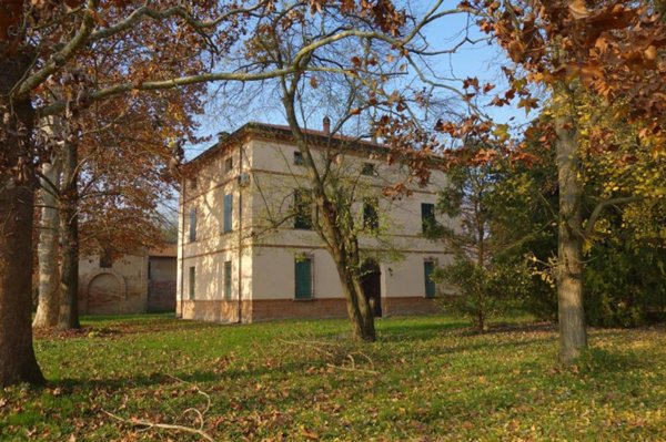 villa in vendita a Ravenna in zona Mezzano