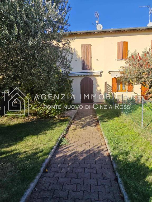 casa indipendente in vendita a Ravenna in zona Fosso Ghiaia