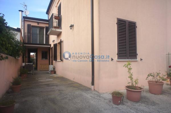 casa indipendente in vendita a Ravenna in zona Classe