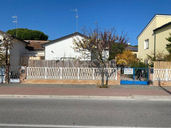 casa indipendente in vendita a Ravenna in zona Porto Corsini