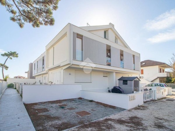 casa indipendente in vendita a Ravenna in zona Lido di Classe