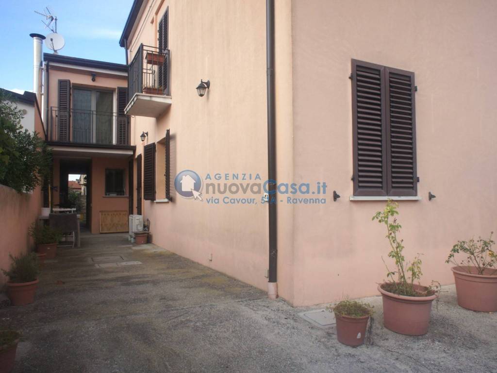 casa indipendente in vendita a Ravenna in zona Madonna dell'Albero
