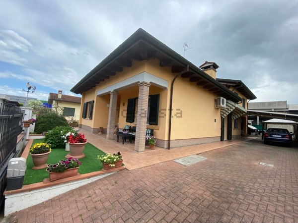 casa indipendente in vendita a Ravenna in zona San Pietro in Vincoli