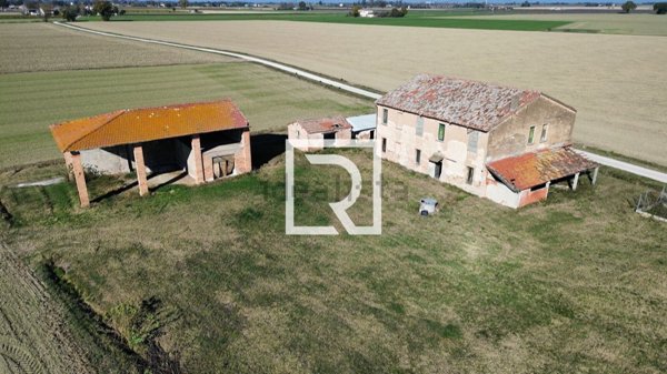 casa indipendente in vendita a Ravenna in zona Santo Stefano