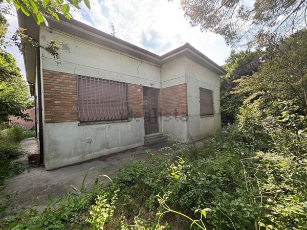 casa indipendente in vendita a Ravenna in zona Santo Stefano