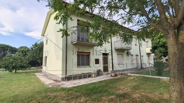 casa indipendente in vendita a Ravenna in zona Castiglione di Ravenna
