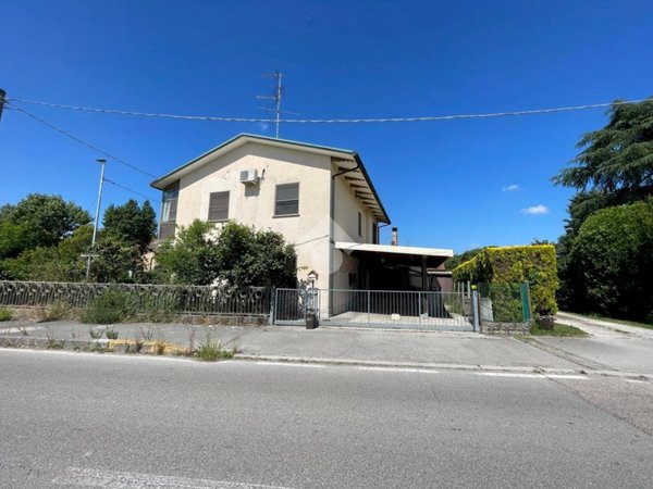 quadrivano in vendita a Ravenna in zona Grattacoppa