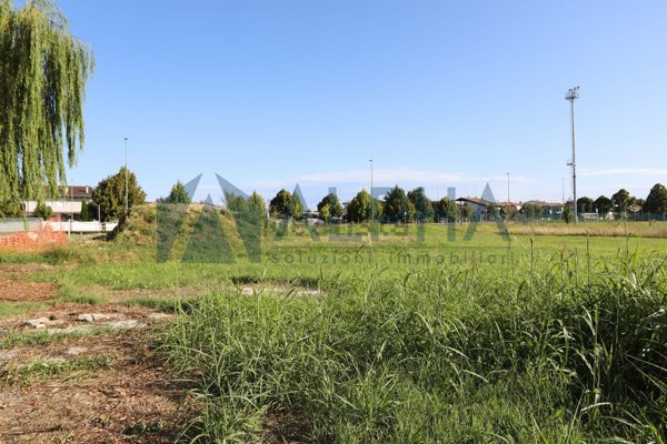 terreno edificabile in vendita a Ravenna in zona San Pietro in Campiano