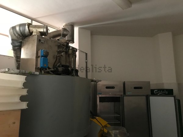 locale di sgombero in vendita a Ravenna in zona Lido Adriano