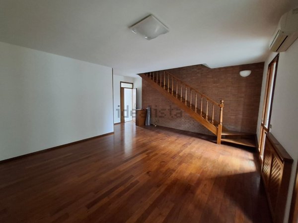 casa indipendente in vendita a Ravenna