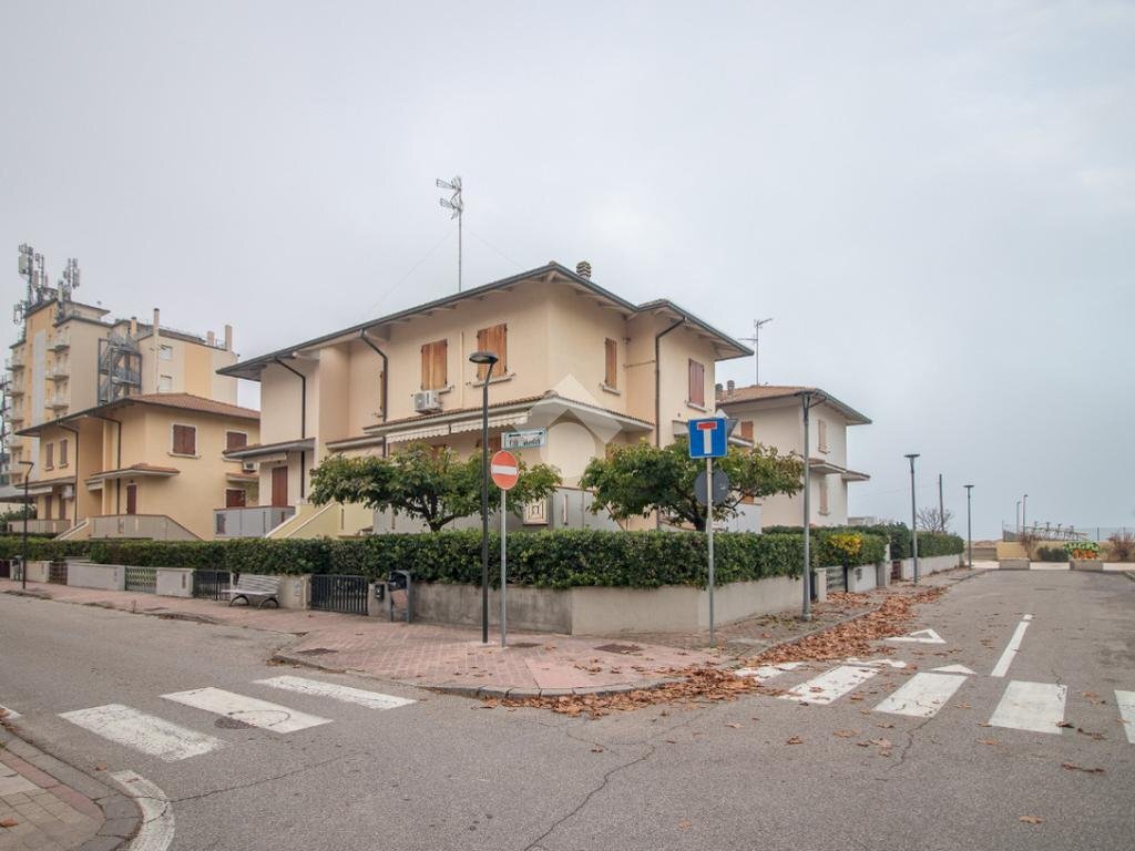 casa indipendente in vendita a Ravenna in zona Lido di Classe