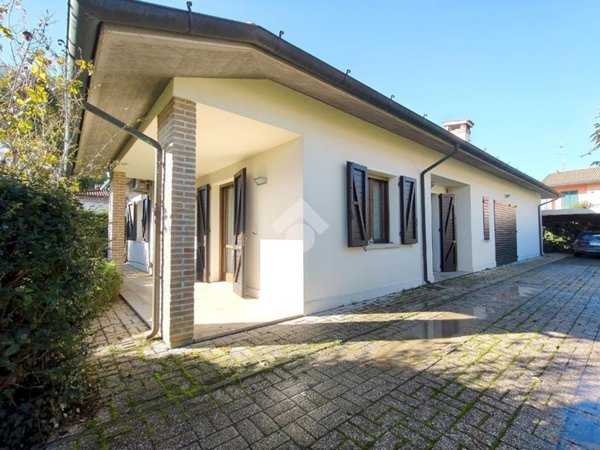 casa indipendente in vendita a Ravenna in zona Sant'Alberto