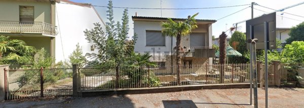 casa indipendente in vendita a Ravenna