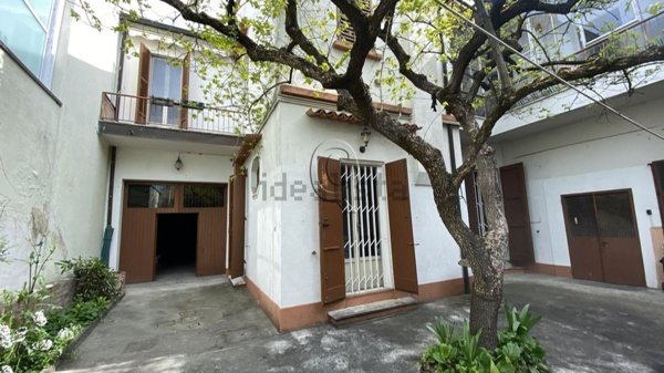 casa indipendente in vendita a Ravenna