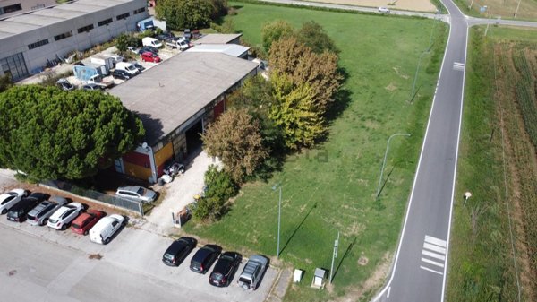 capannone in vendita a Ravenna in zona San Pietro in Vincoli