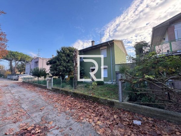 casa indipendente in vendita a Ravenna in zona Santo Stefano