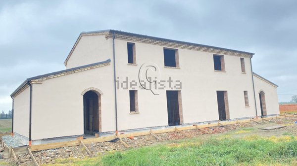 casa indipendente in vendita a Ravenna in zona San Pietro in Campiano