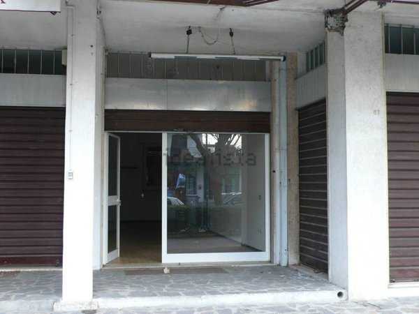 locale commerciale in vendita a Ravenna in zona Centro Storico