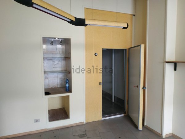 negozio in vendita a Ravenna