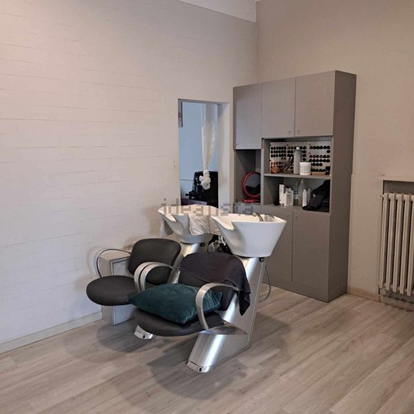 negozio in vendita a Ravenna in zona Classe