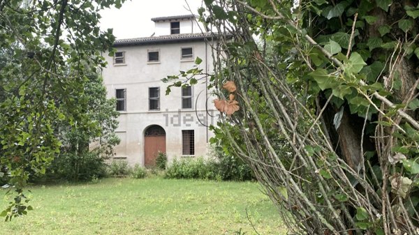 villa in vendita a Ravenna in zona Castiglione di Ravenna
