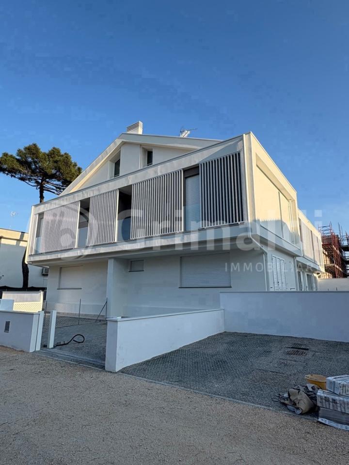 casa indipendente in vendita a Ravenna in zona Lido di Classe