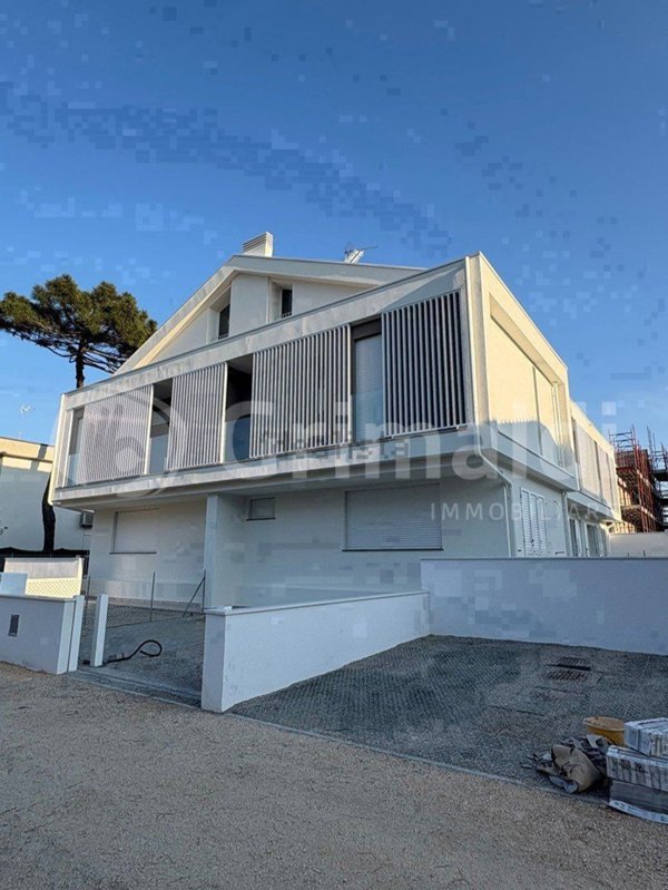 casa indipendente in vendita a Ravenna in zona Lido di Classe