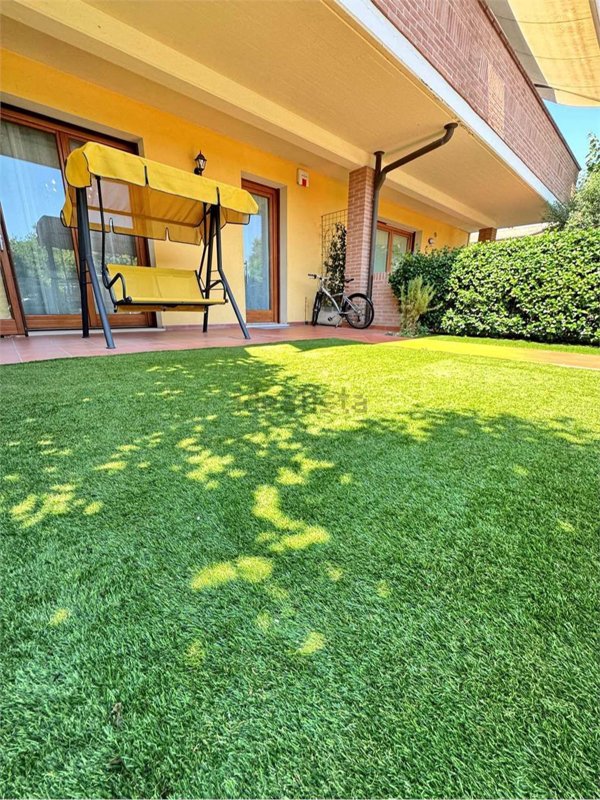 casa indipendente in vendita a Ravenna in zona Mezzano