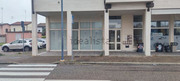 negozio in vendita a Ravenna