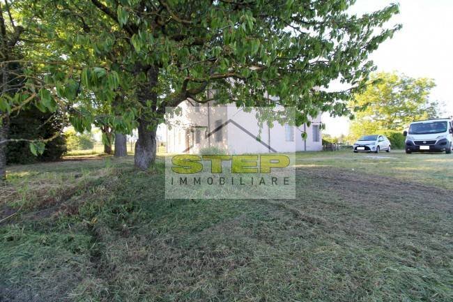 casa indipendente in vendita a Ravenna in zona Mezzano